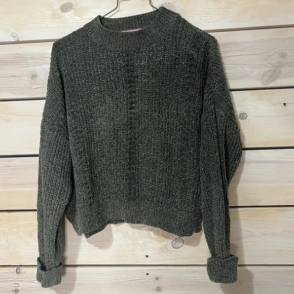 Coco & Shay Green Crop Knit Sweater with Cuffed sleeves - Picture 1 of 6